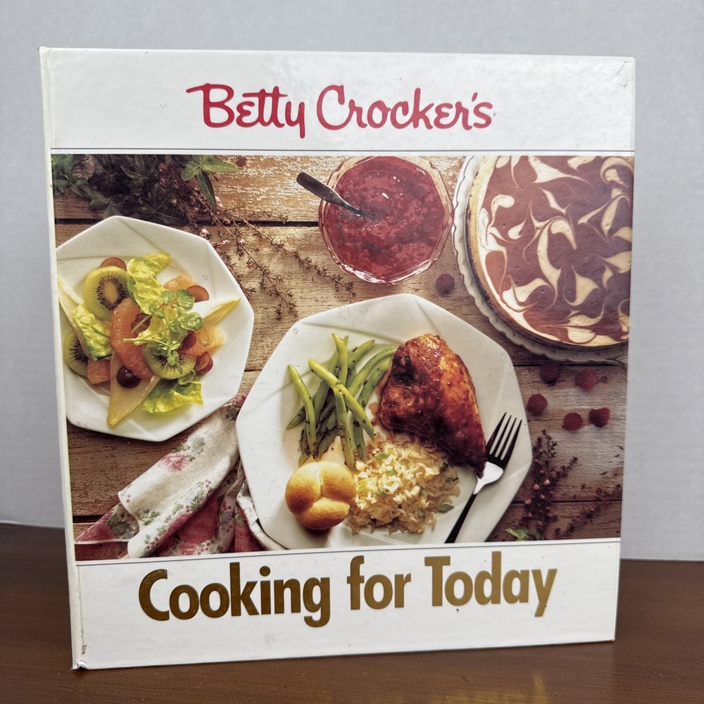 Vintage 1992 Betty Crocker's Cooking For‎ Today Cookbook 3-Ring Binder